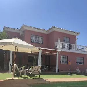 28 De Julio Con Piscina En Granada